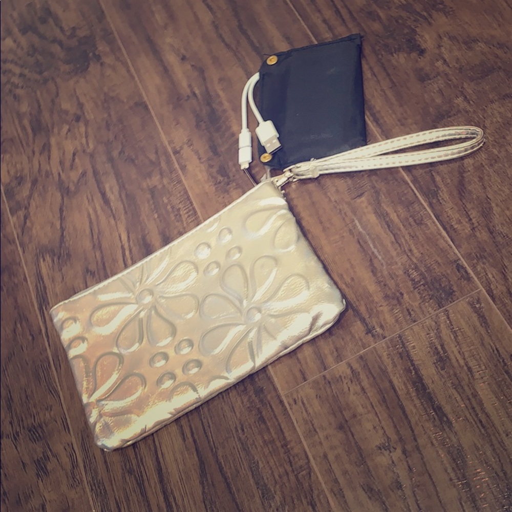 Francesca’s Wristlet with Portable Charger